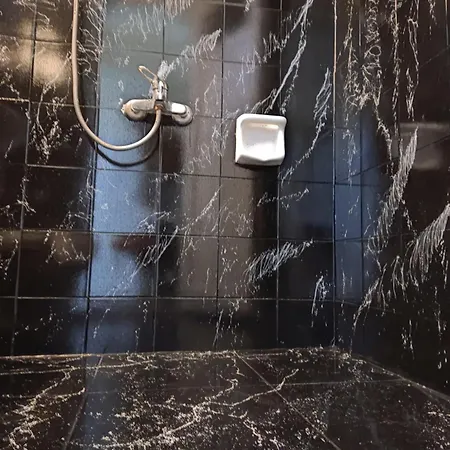 Brand Hotel *